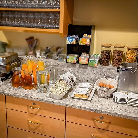 Vulkan Residenz Hotel I Self Check-In Schwarzautal エクステリア 写真