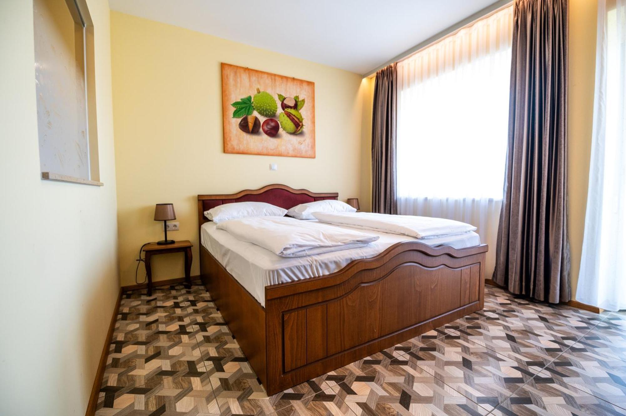 Vulkan Residenz Hotel I Self Check-In Schwarzautal エクステリア 写真