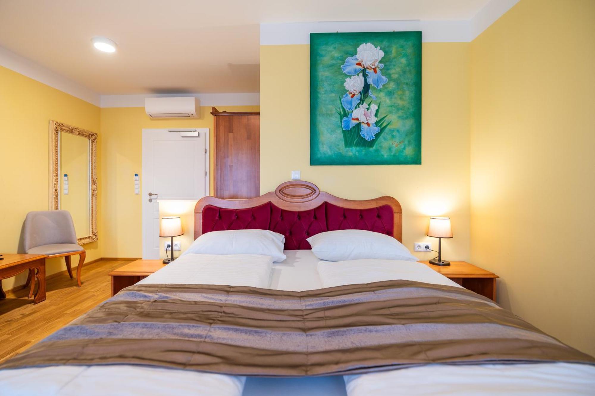 Vulkan Residenz Hotel I Self Check-In Schwarzautal エクステリア 写真