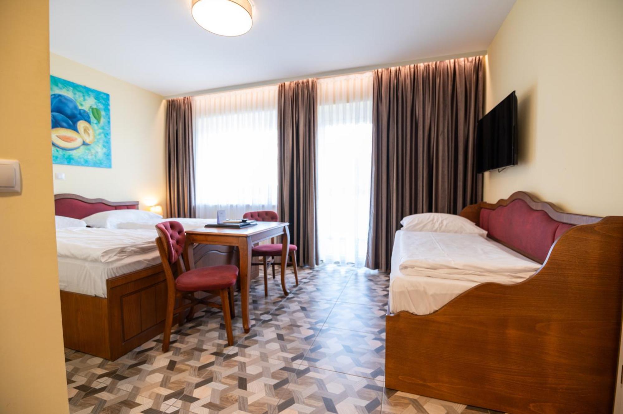 Vulkan Residenz Hotel I Self Check-In Schwarzautal エクステリア 写真
