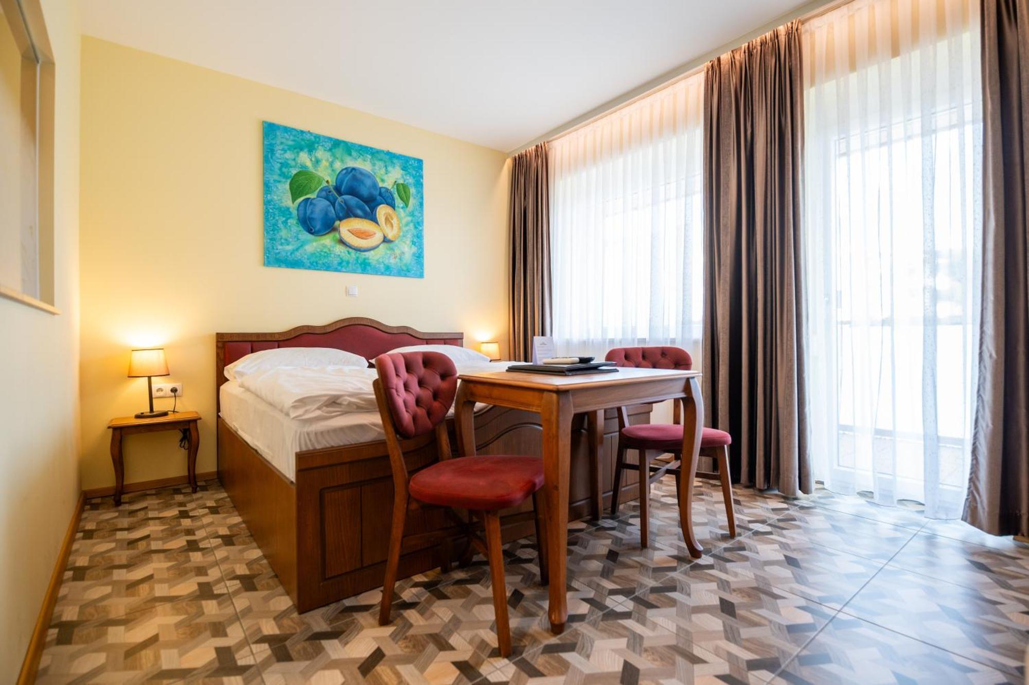 Vulkan Residenz Hotel I Self Check-In Schwarzautal エクステリア 写真