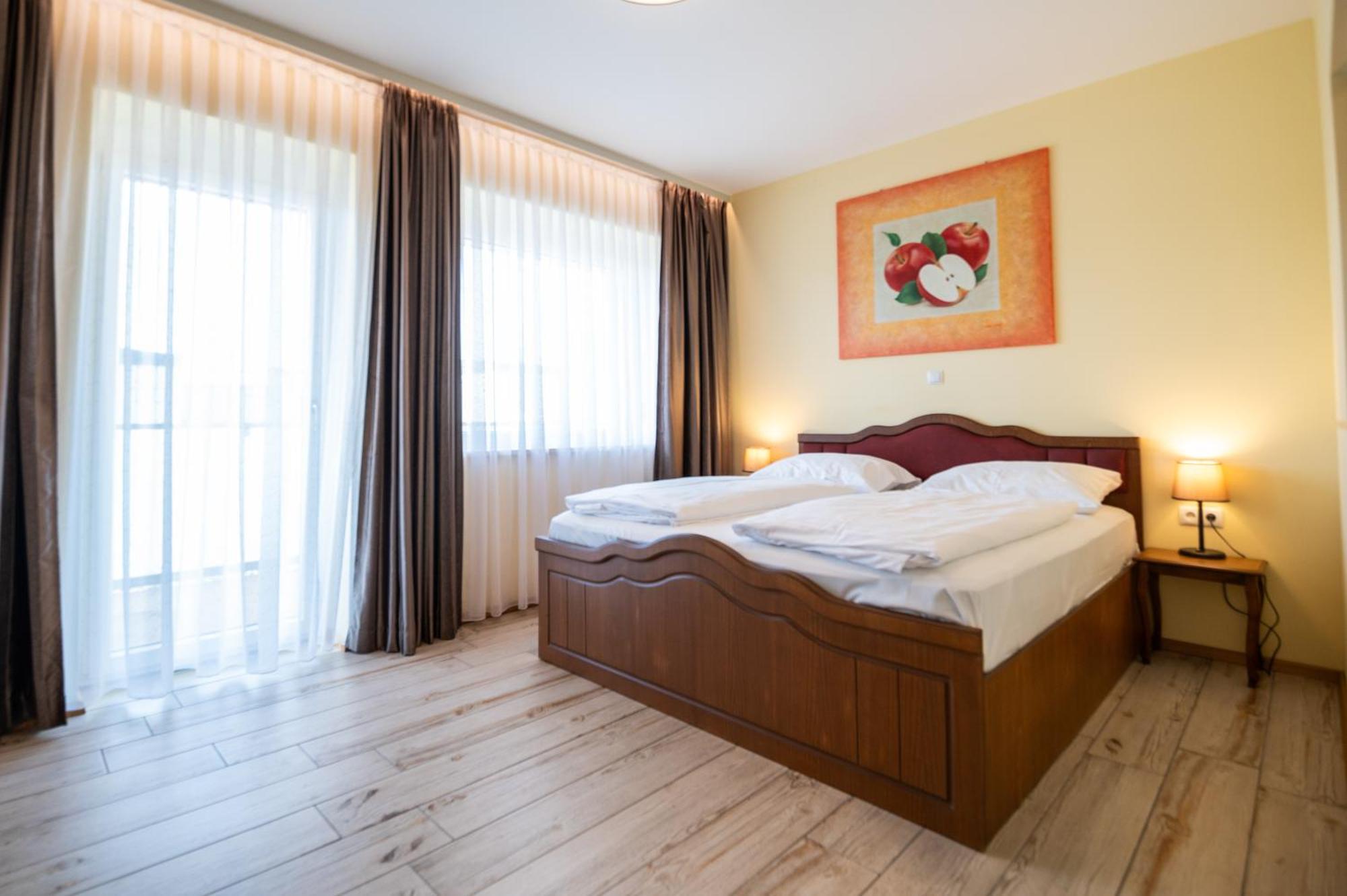 Vulkan Residenz Hotel I Self Check-In Schwarzautal エクステリア 写真