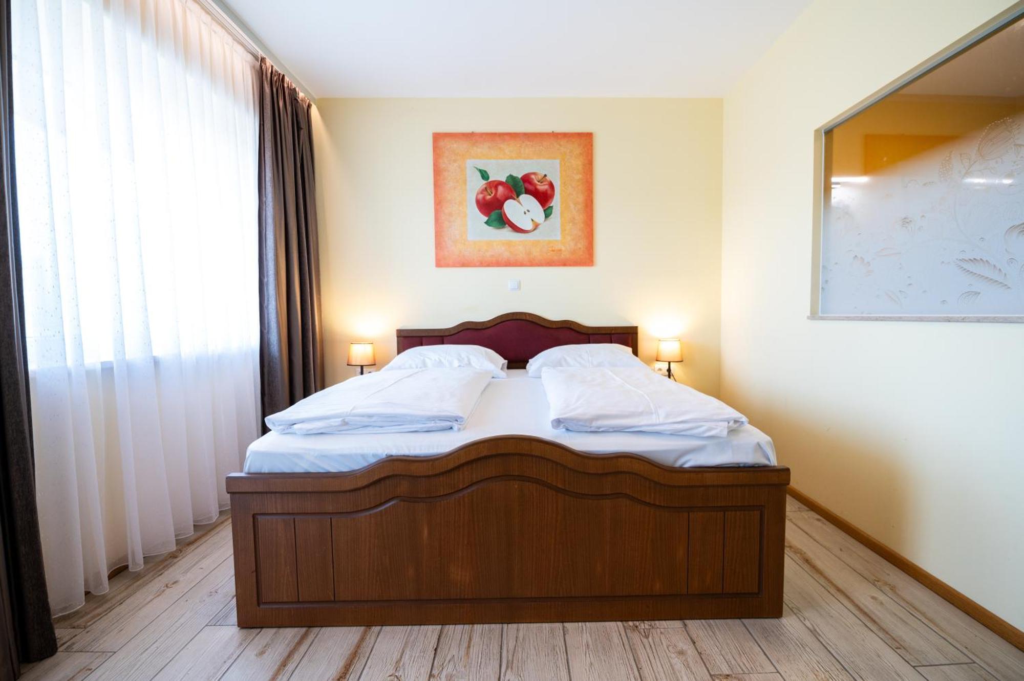 Vulkan Residenz Hotel I Self Check-In Schwarzautal エクステリア 写真