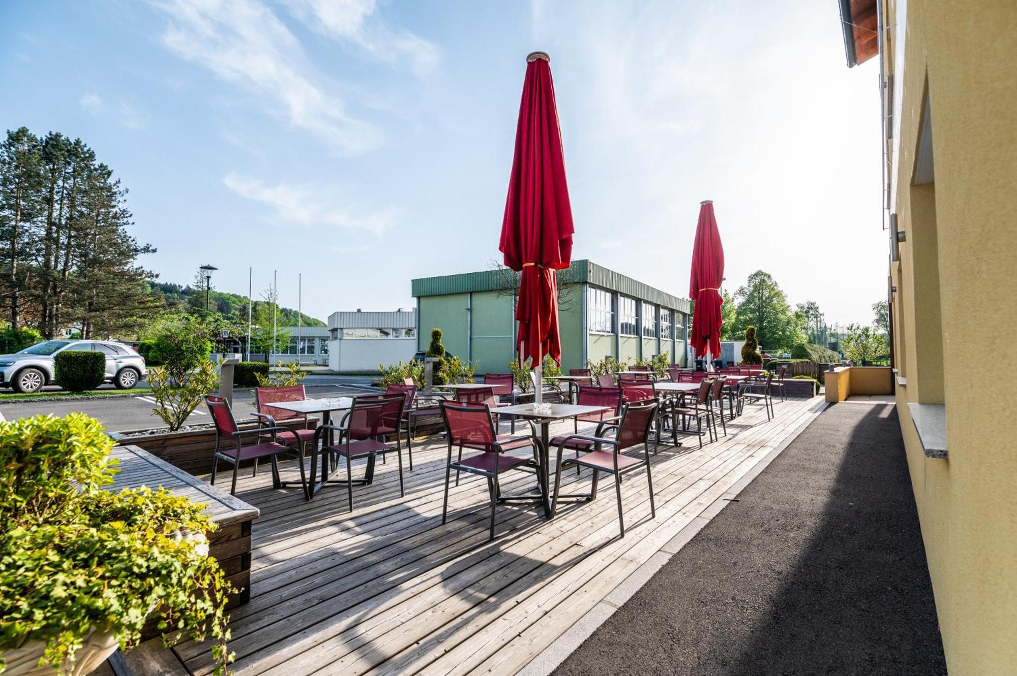 Vulkan Residenz Hotel I Self Check-In Schwarzautal エクステリア 写真