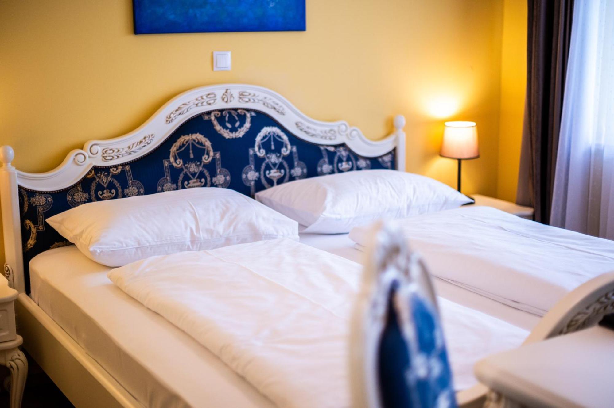 Vulkan Residenz Hotel I Self Check-In Schwarzautal エクステリア 写真